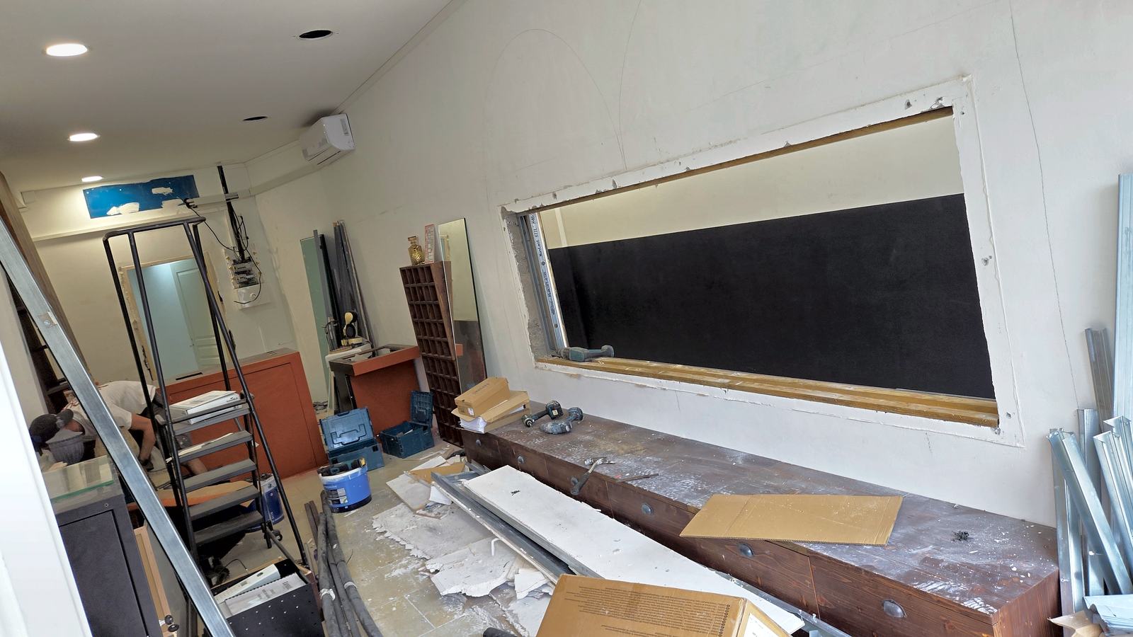Aménagement d'un local professionnel en cours de travaux